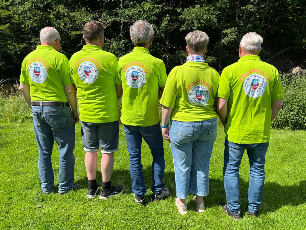 internationaal treffen organisatie achter